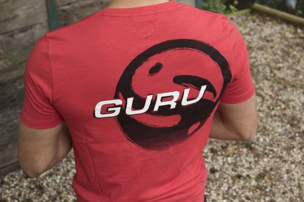 GURU BRUSH LOGO RED TEE