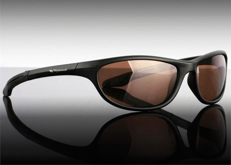 WYCHWOOD BLACK WRAP AROUND POLARISED SUNGLASSES / AMBER LENS