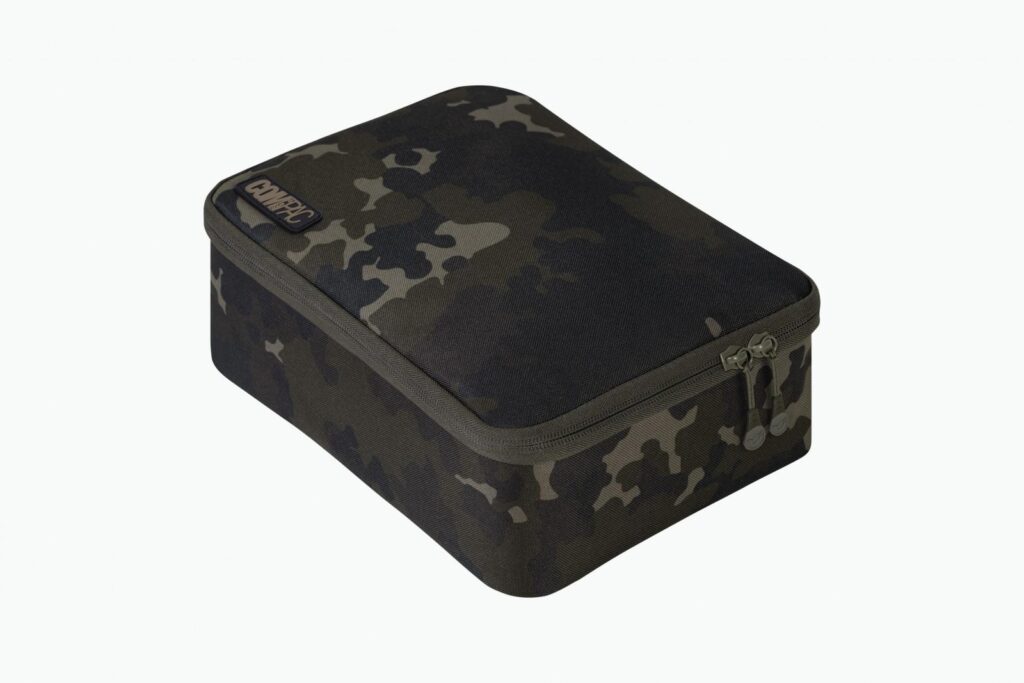 KORDA COMPACT TACKLE POUCH 200 CAMO DARK