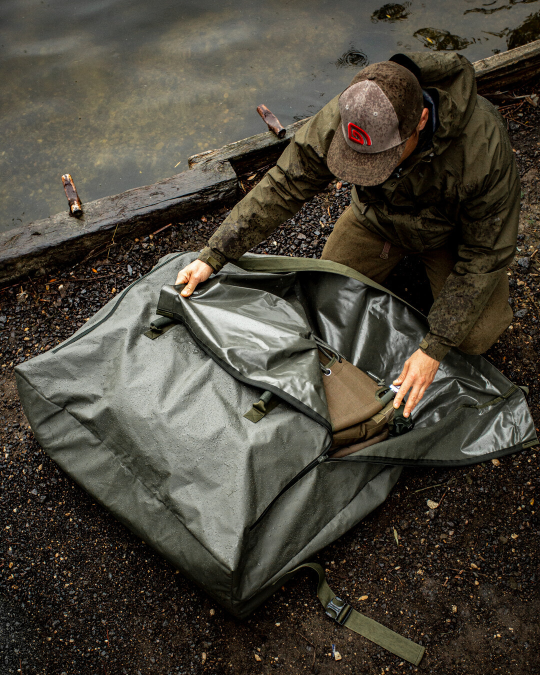 TRAKKER DOWPOUR ROLL-UP BED BAG
